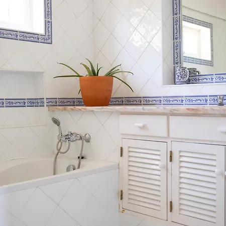 Quinta Dos Ciprestes * קארבואירו